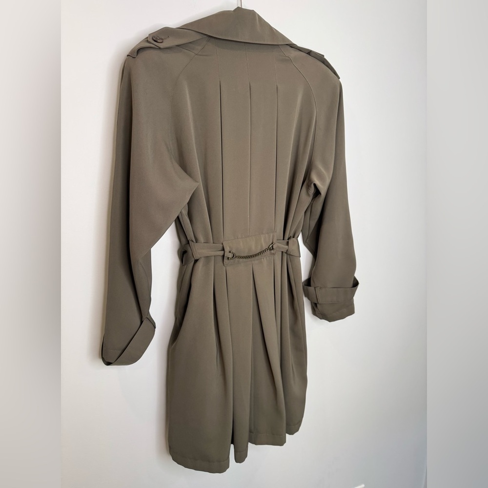 Timeless Gray Vintage Trench Coat with Cinched chain Waist double breasted - Picture 11 of 11